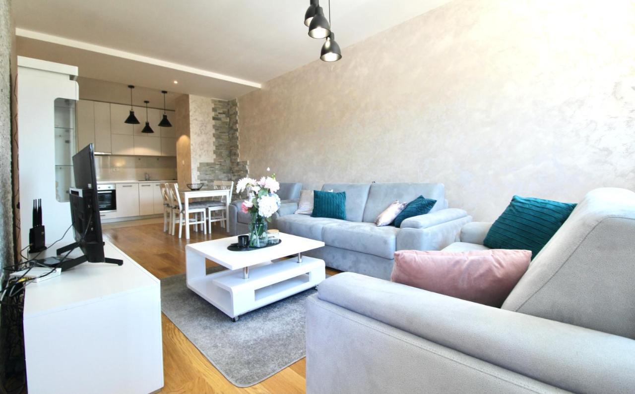 Albatros Apartments Bar Bagian luar foto