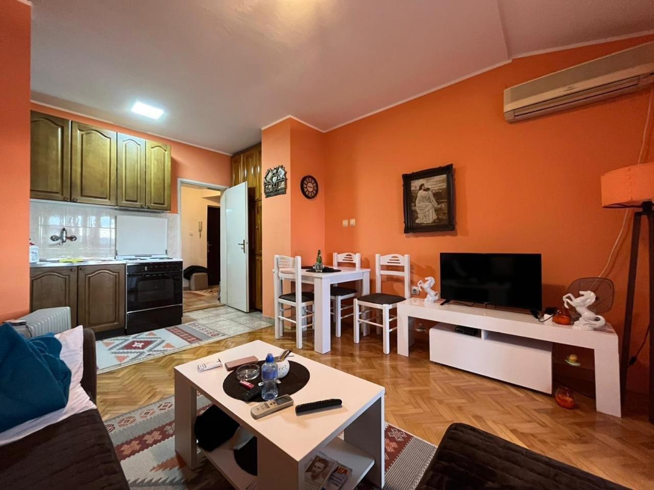 Albatros Apartments Bar Bagian luar foto