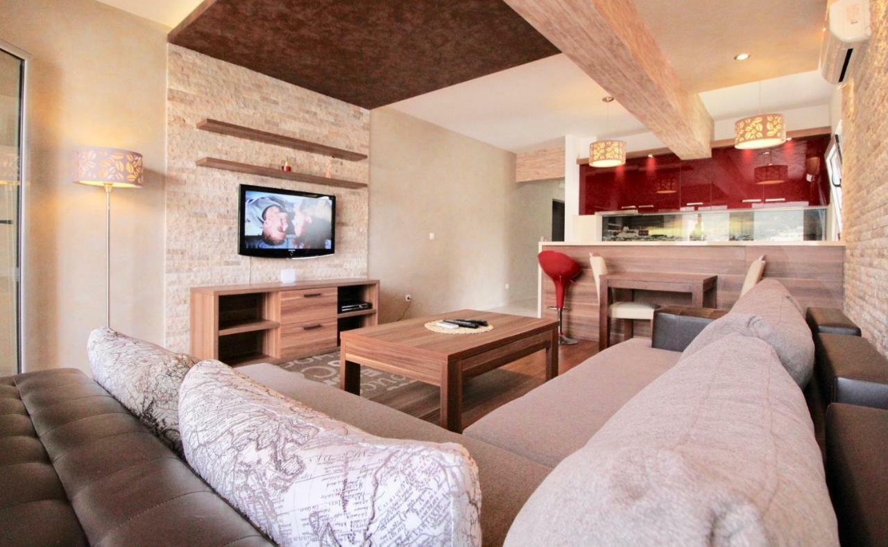 Albatros Apartments Bar Bagian luar foto